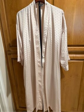 Christian Dior Robe Vintage Women
Médium Cream Shimmer Satin Geometric
Pockets
